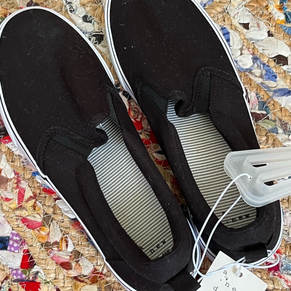 Women Black Slip-On Sneakers